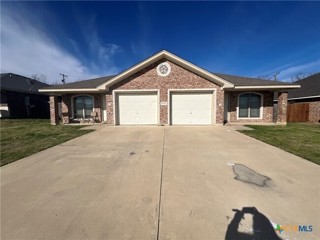 Primary Photo - 4205 Cambridge Dr