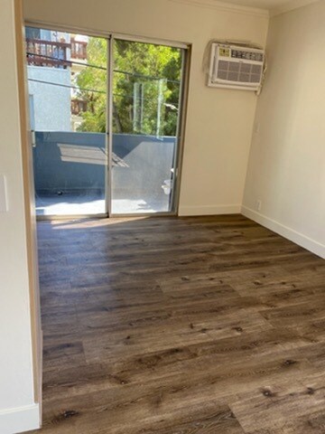 Building Photo - 11433 Rochester Ave