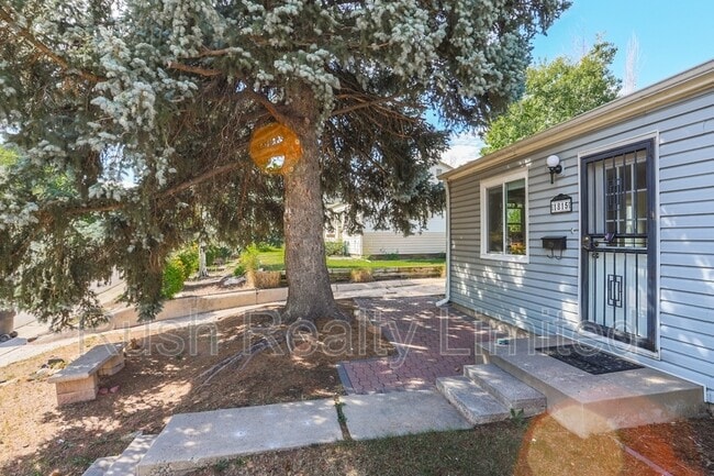 Building Photo - 1815 S Knox Ct