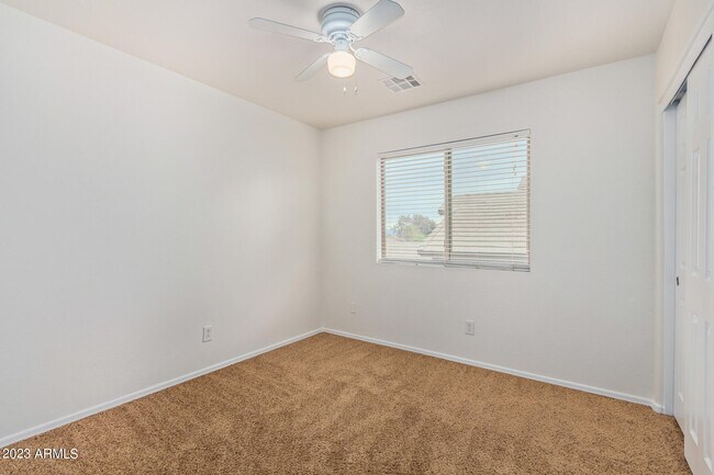 Building Photo - 2521 W Desert Spring Way