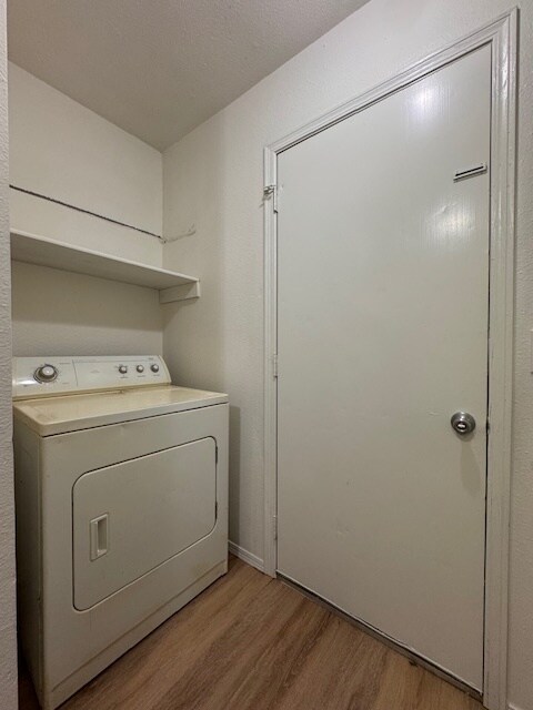 Building Photo - 727 W Beck Dr