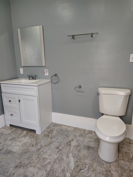 Building Photo - 20 Averill St