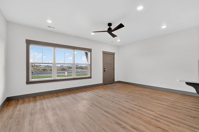 Building Photo - MUST SEE TOWNHOMES IN AMMON RIGHT OFF BEAC...