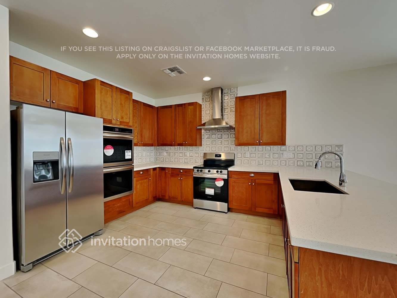 Building Photo - 16513 S 10th St