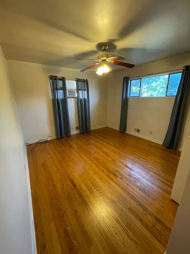 Building Photo - 4 Bed 2 Bath Ranch style Home Available Oc...