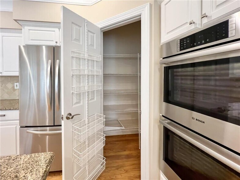 Building Photo - 1670 Laleiah Dr