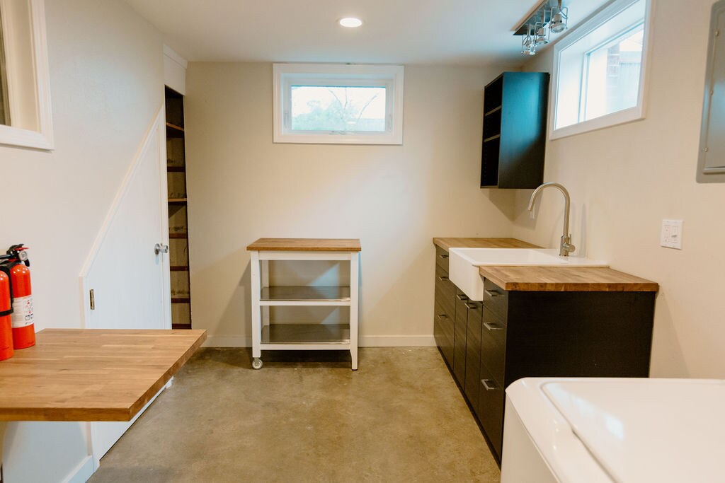 Basement Kitchenette - 3200 SE 78TH AVE