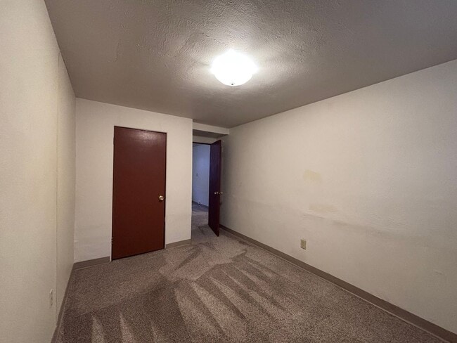 Building Photo - 4 bed, 2 Bath near Old Colorado City - MileStone Real Estate Services