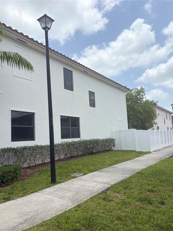 Building Photo - 3501 W 92nd Pl
