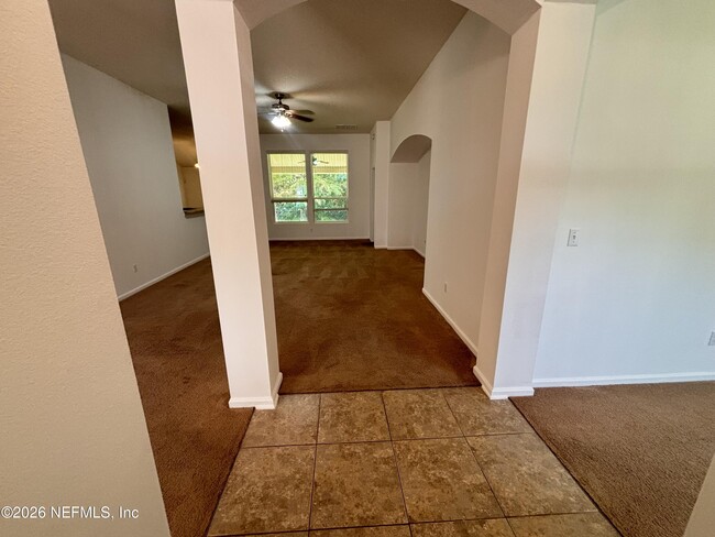 Building Photo - 312 W Adelaide Dr