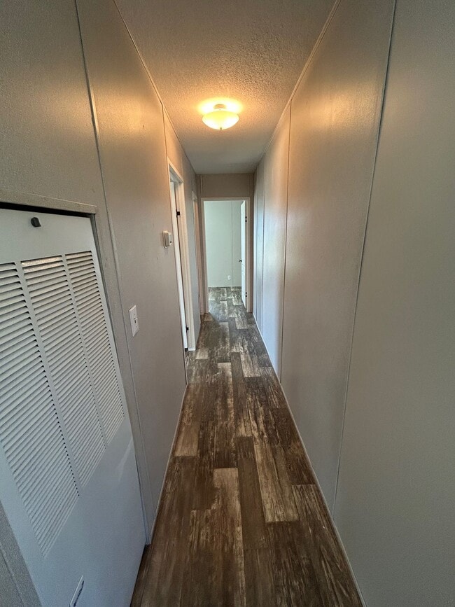Building Photo - 1516 Bunnys Dr