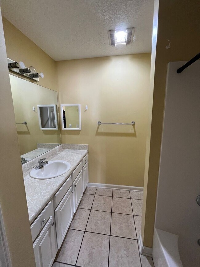 Building Photo - 220 Seahorse Wy