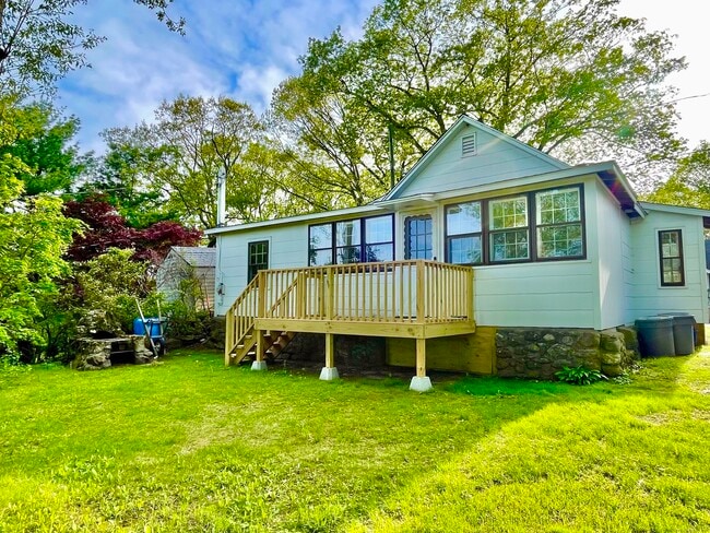 Building Photo - 17 Warren Rd