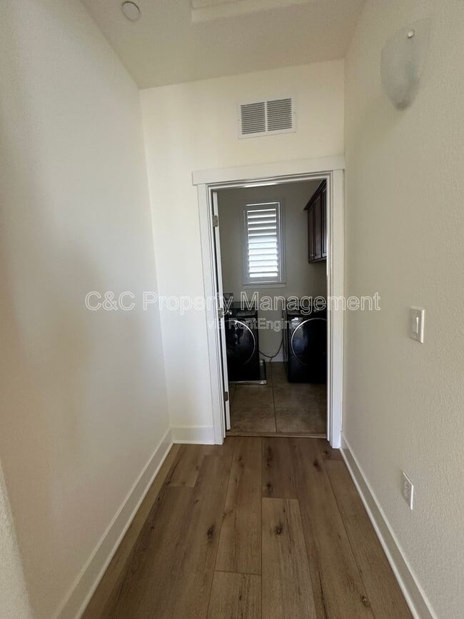 Building Photo - 15042 Breckinridge Ave