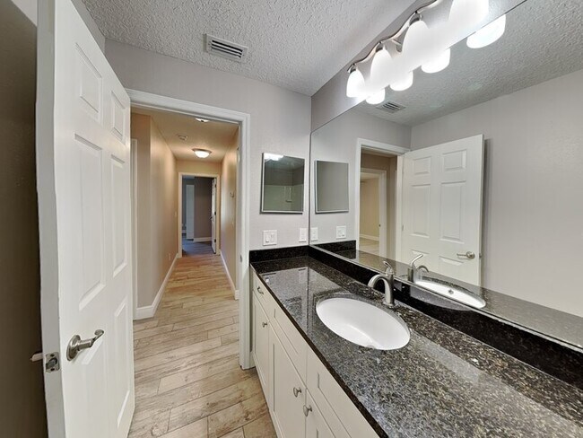 Building Photo - 3088 W Camilo Dr