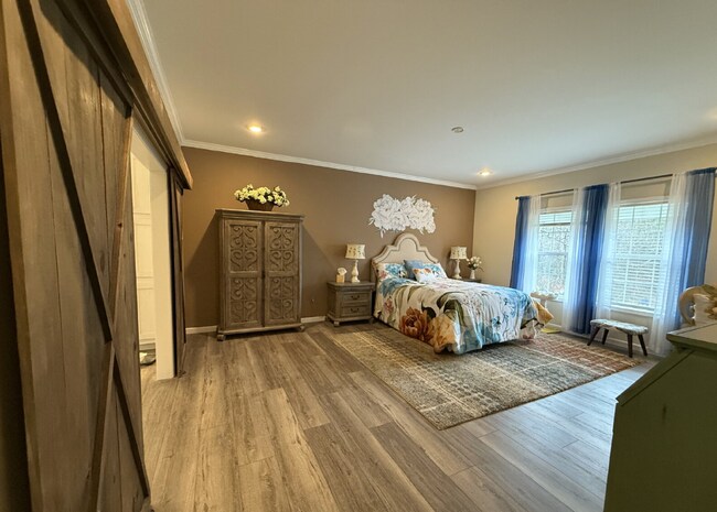 Building Photo - 123 Pete Mann Rd