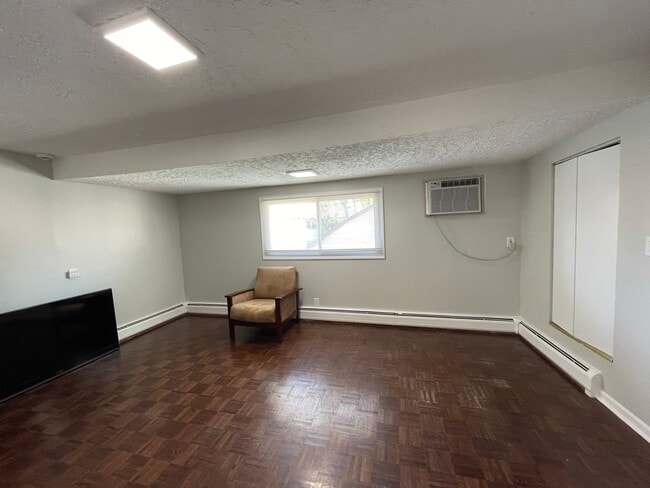 Building Photo - 7659 W Sunset Dr