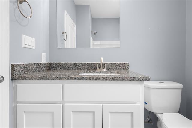 Building Photo - 652 River Garden Dr