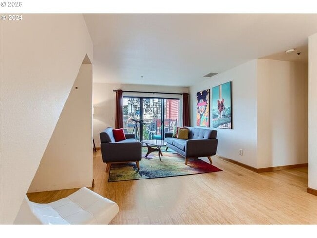 Building Photo - Modern Waterfront Living at The McCormick Pier! Call TODAY to schedule a tour! 503-664-4101