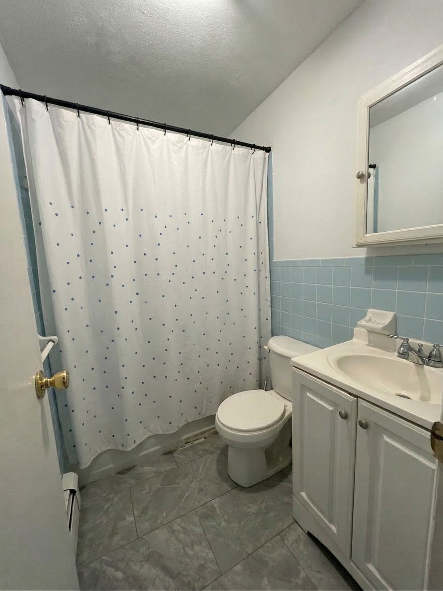 Building Photo - 565 Keller Ave