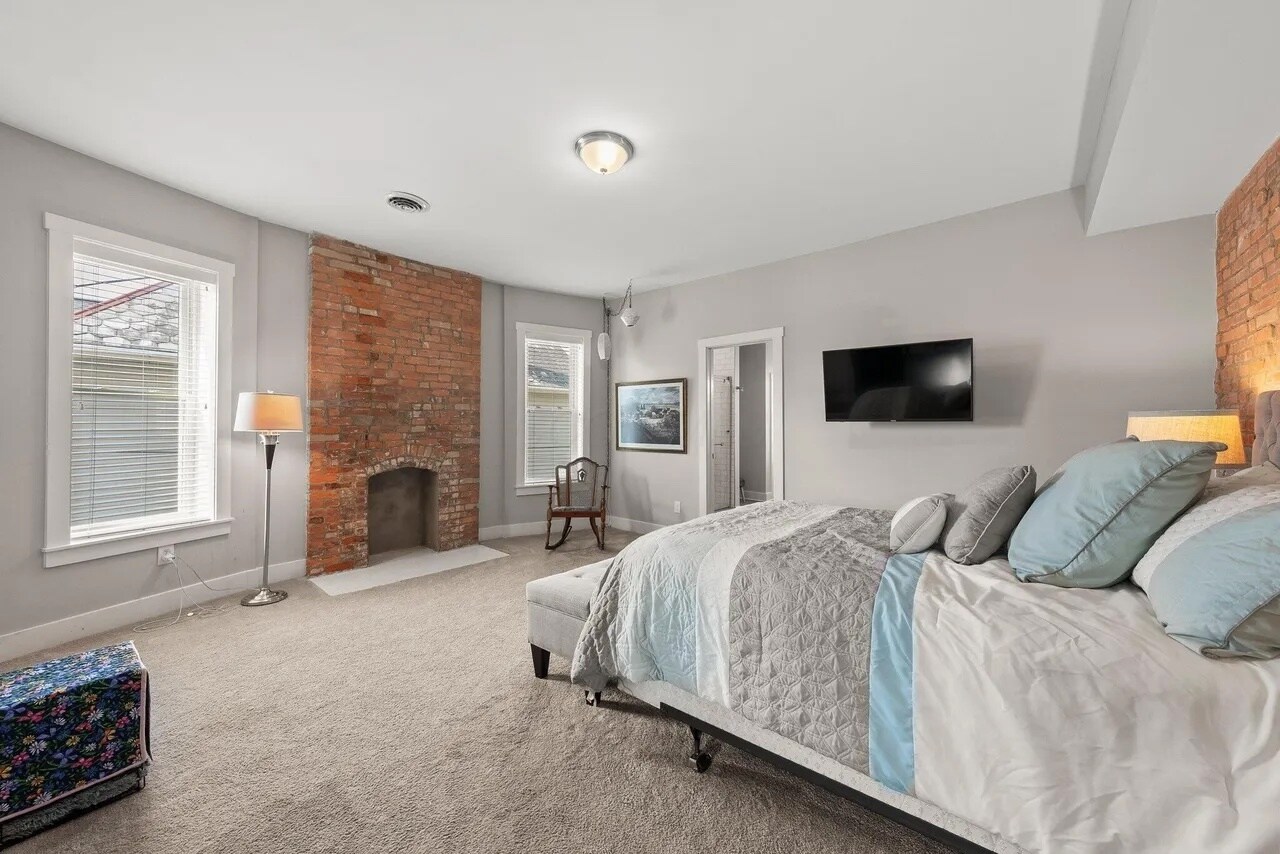 Building Photo - 144 Wilson Ave