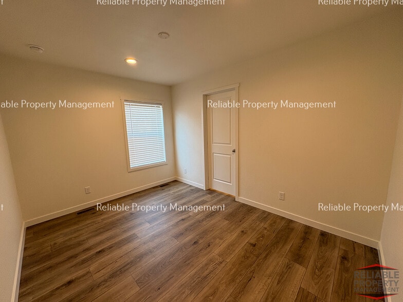 Building Photo - 440 Wilson Dr