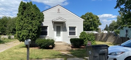 Building Photo - 2 BR/1.5 Bath Single Family Home In Goshen!