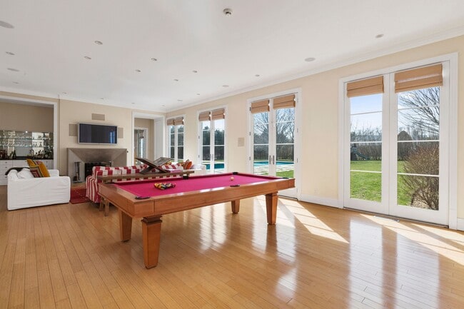 Building Photo - 244 Flying Point Rd