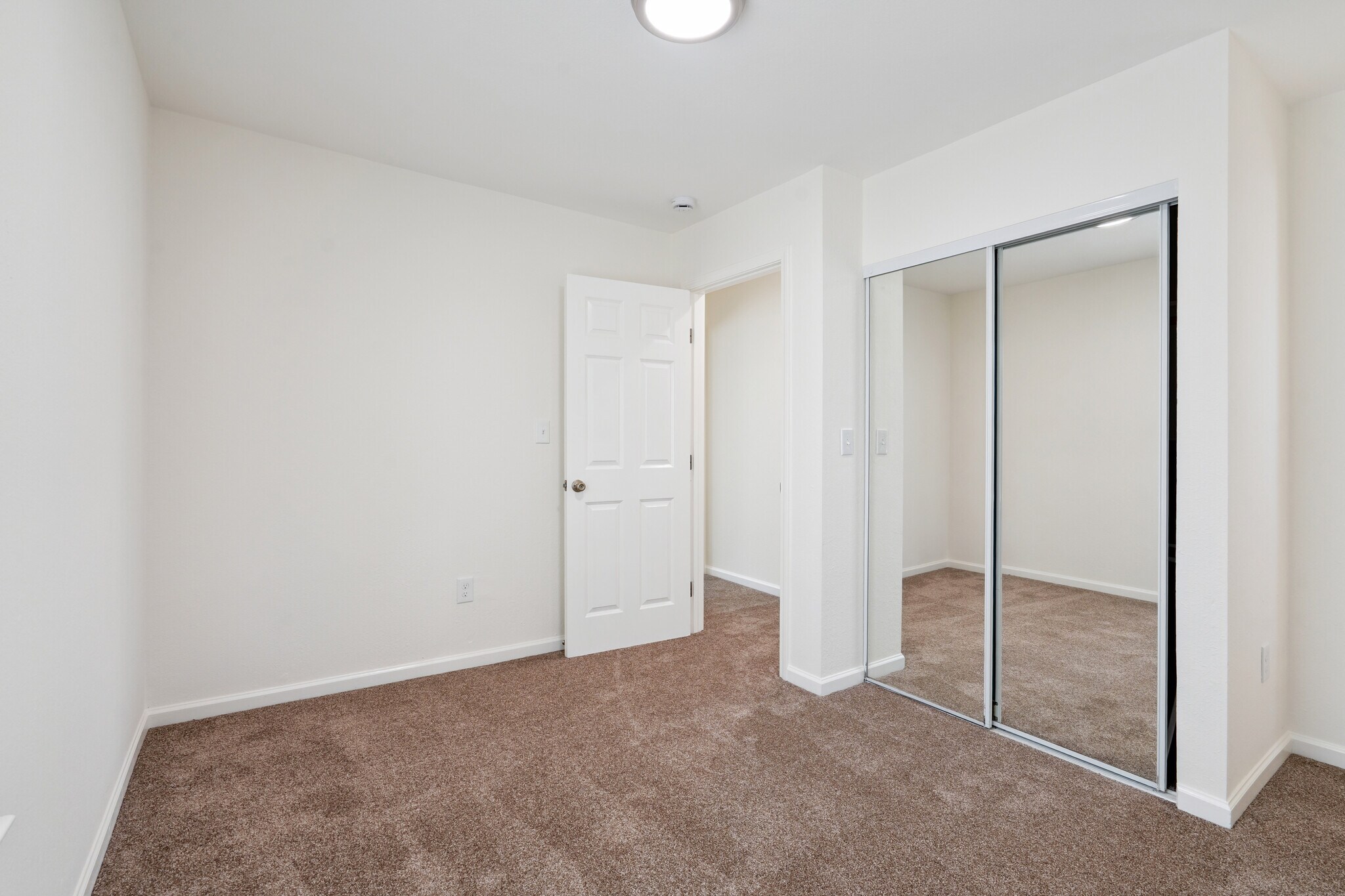 Building Photo - 5541 Highland Ave