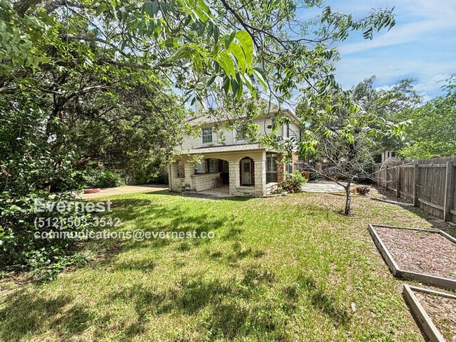 Building Photo - Spacious 5-Bedroom Retreat with Modern Com...