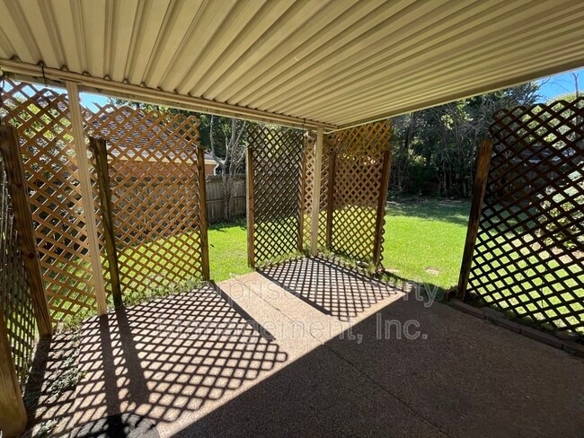 Building Photo - 5429 Craigmont Dr