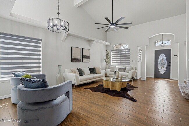 Building Photo - 3121 Tierra Paola Ln