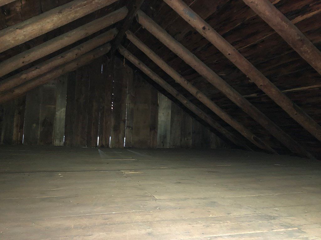 Building Photo - 27 Snell St