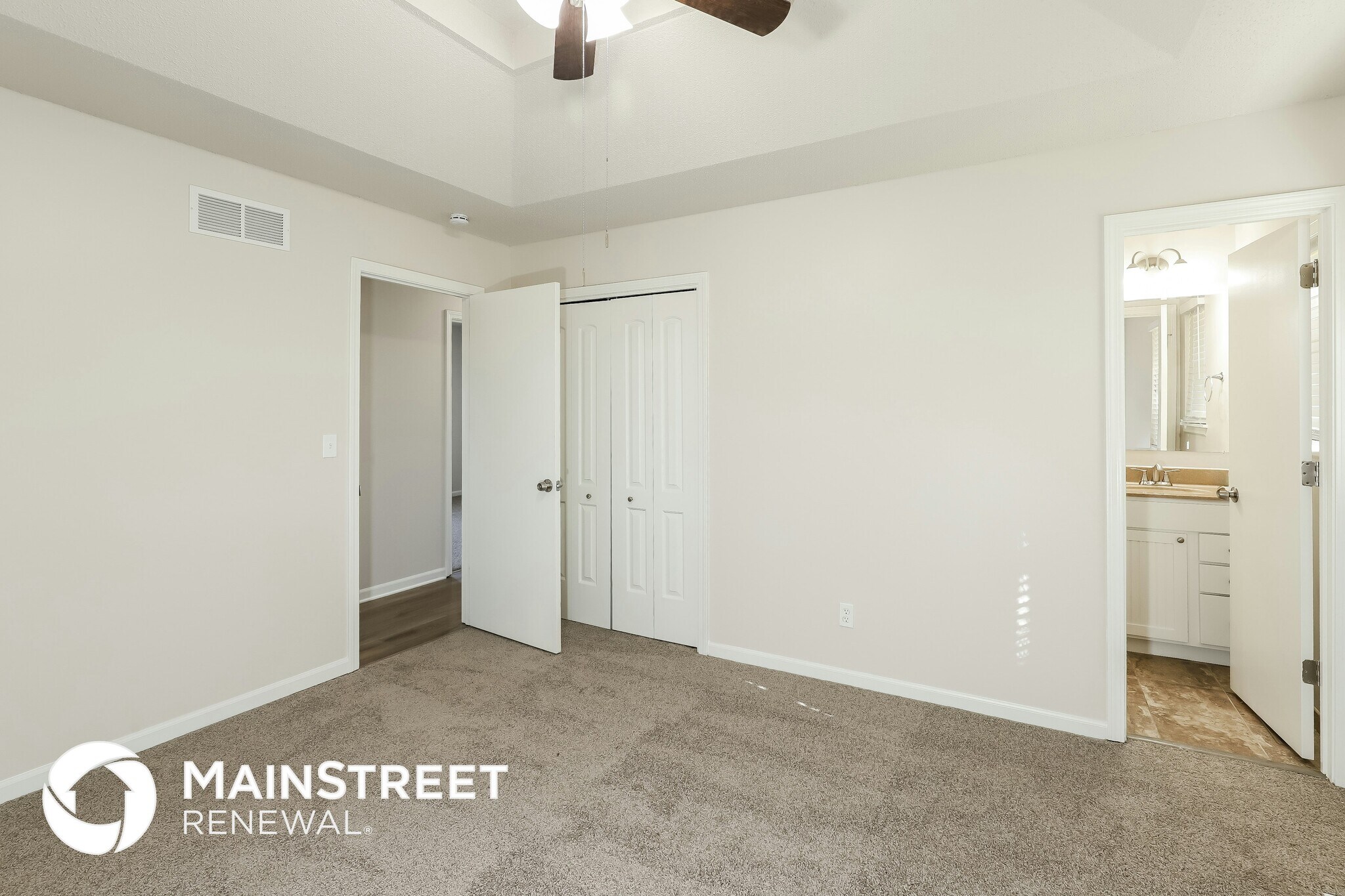 Building Photo - 1401 NE 114 St