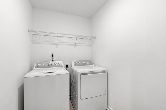 Building Photo - Chic End-Unit Townhome in Forestville Station!