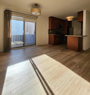 Interior Photo - 1235 Brockton Ave