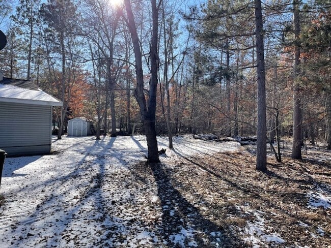 Building Photo - Main floor living! Available in February. 3 Bedroom, 1 Bathroom home