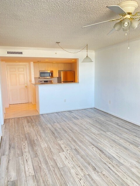 Building Photo - 1801 N Flagler Dr