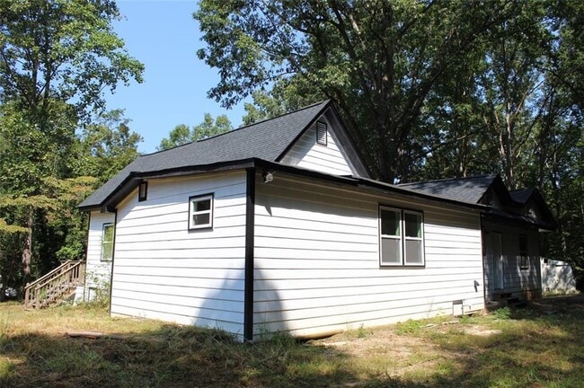 Building Photo - 202 Henderson Falls Rd
