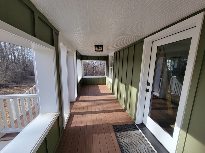 Building Photo - 7143 Hesperides Dr