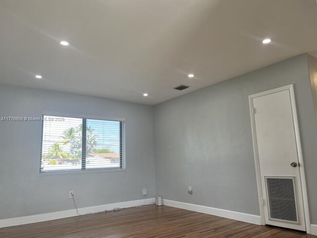 Building Photo - 11535 SW 139th Terrace