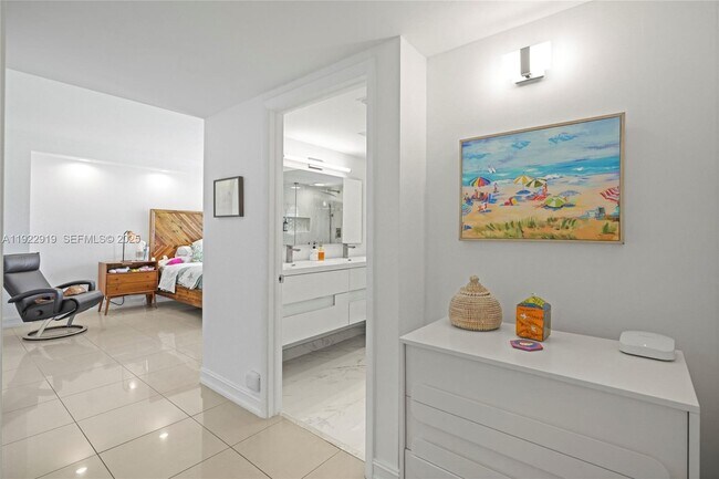 Building Photo - 1000 W Island Blvd