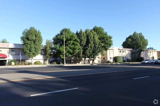 Building Photo - 8814 Topanga Canyon Blvd