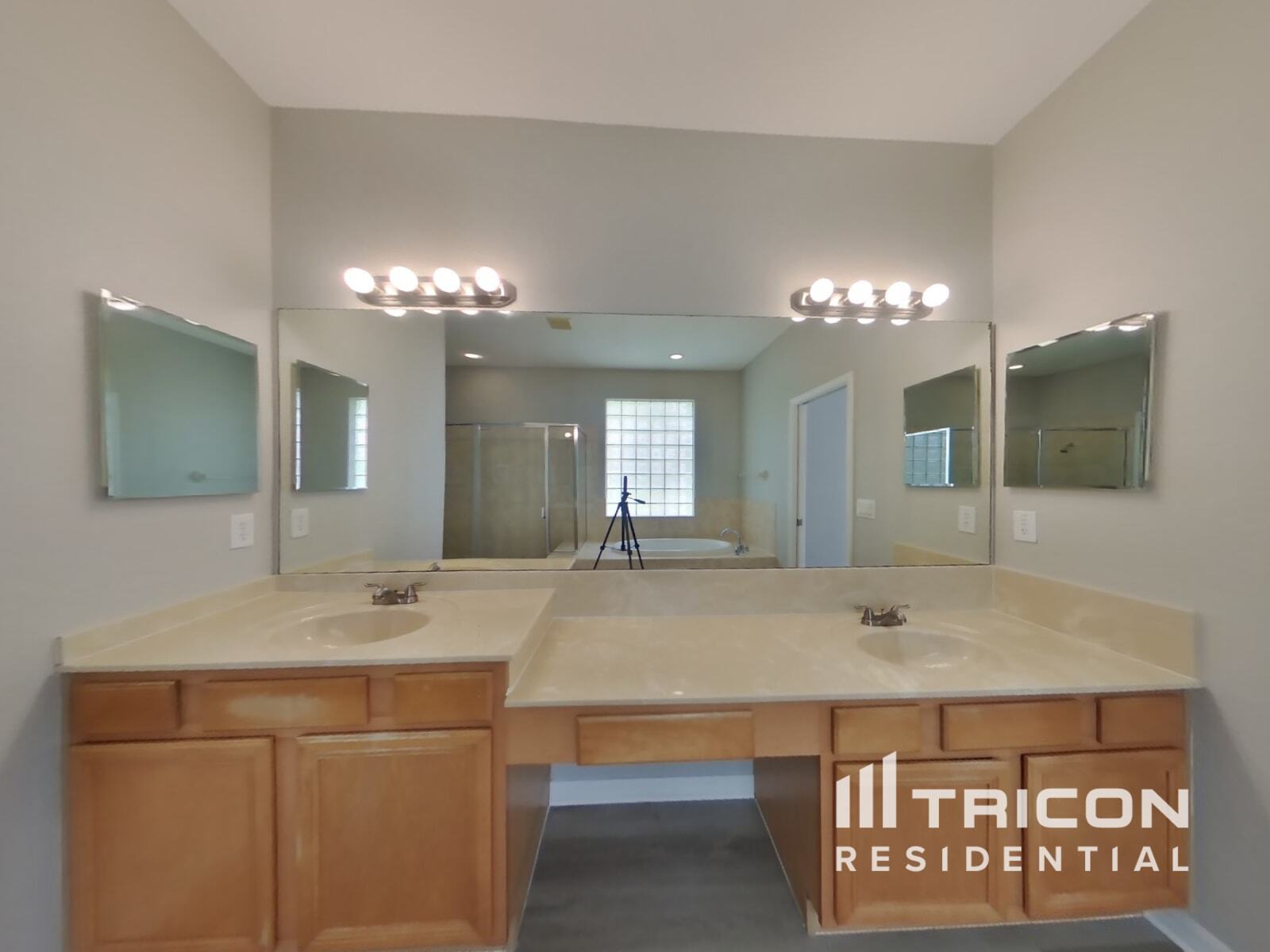 Building Photo - 3445 Fiddlers Green Loop