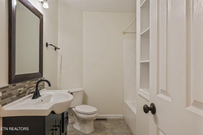Building Photo - 4444 St Lucia Ln