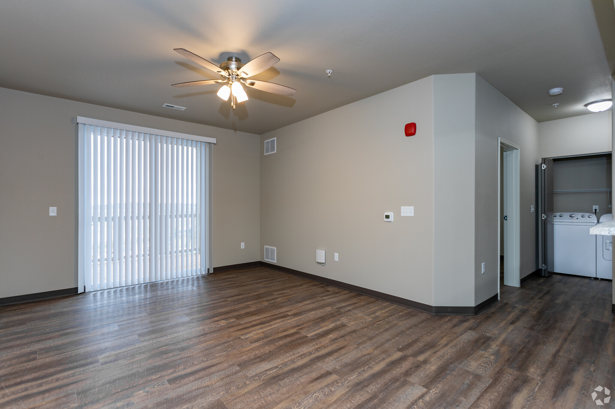 1BR, 1BA - Arlington - The Lofts at Hawks Ridge