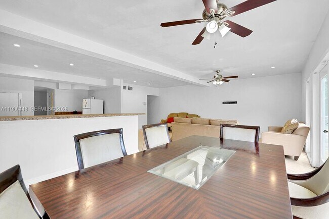 Building Photo - 2417 Pierce St