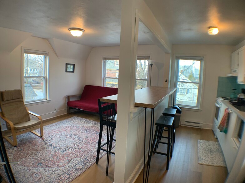 Building Photo - 28 Windom St