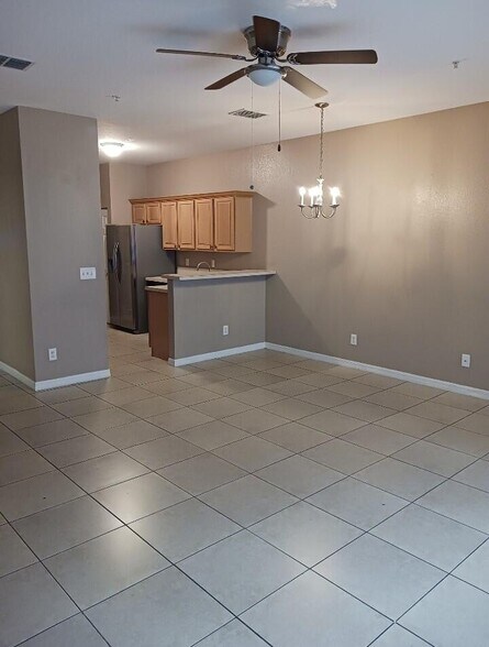 Building Photo - 795 Pipers Cay Dr