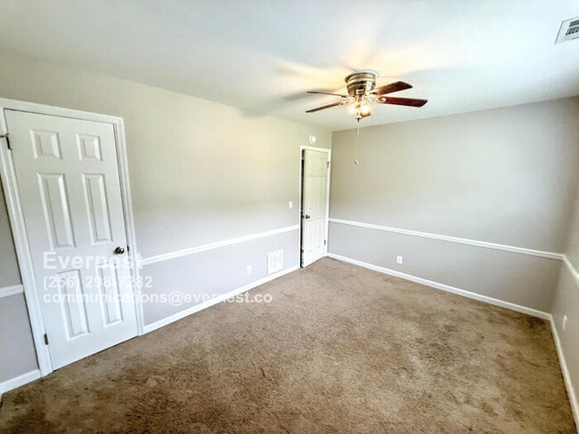 Building Photo - 122 Brawley Dr